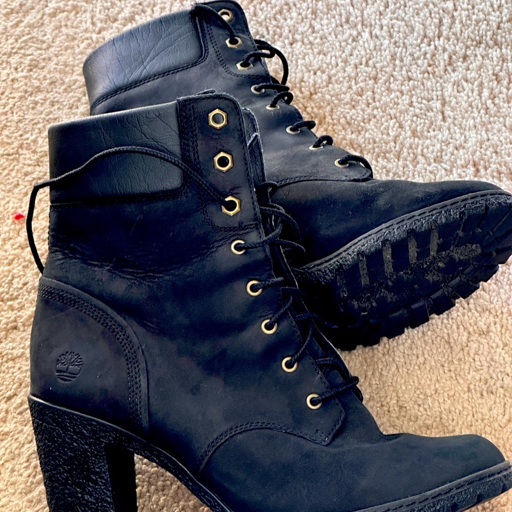 Timberland Woman’s Tillston boots lace up with lug sole/heal